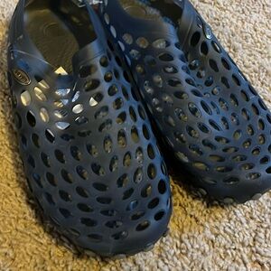 Seven surf shoes/water shoes NWT